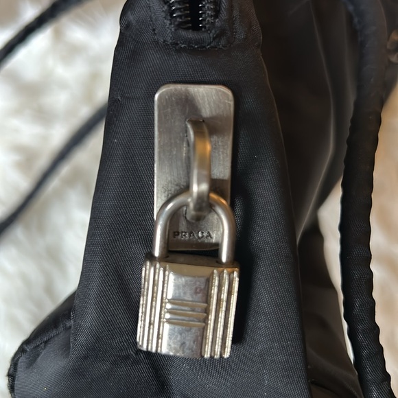 Prada (Authentic) - Picture 5 of 14